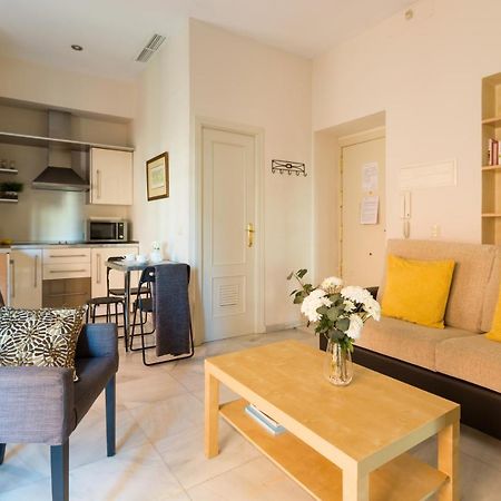 Apartamentos Altamira Seville Exterior photo