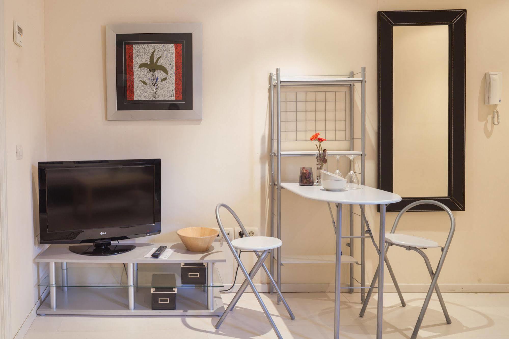 Apartamentos Altamira Seville Exterior photo