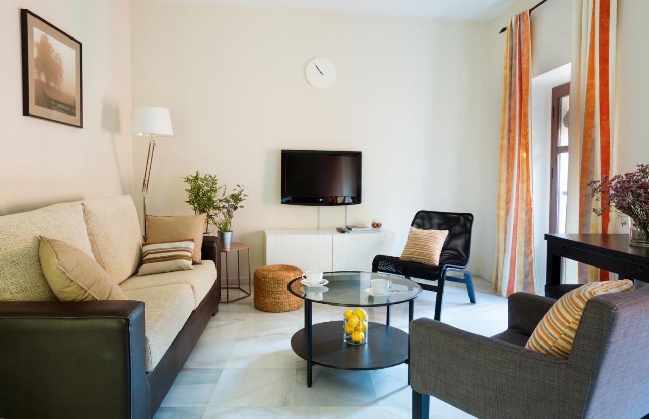 Apartamentos Altamira Seville Exterior photo