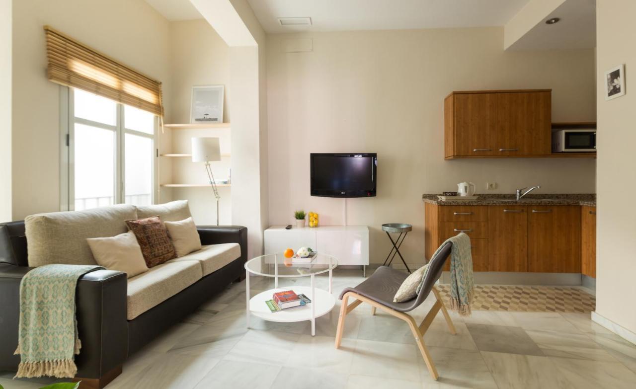 Apartamentos Altamira Seville Exterior photo