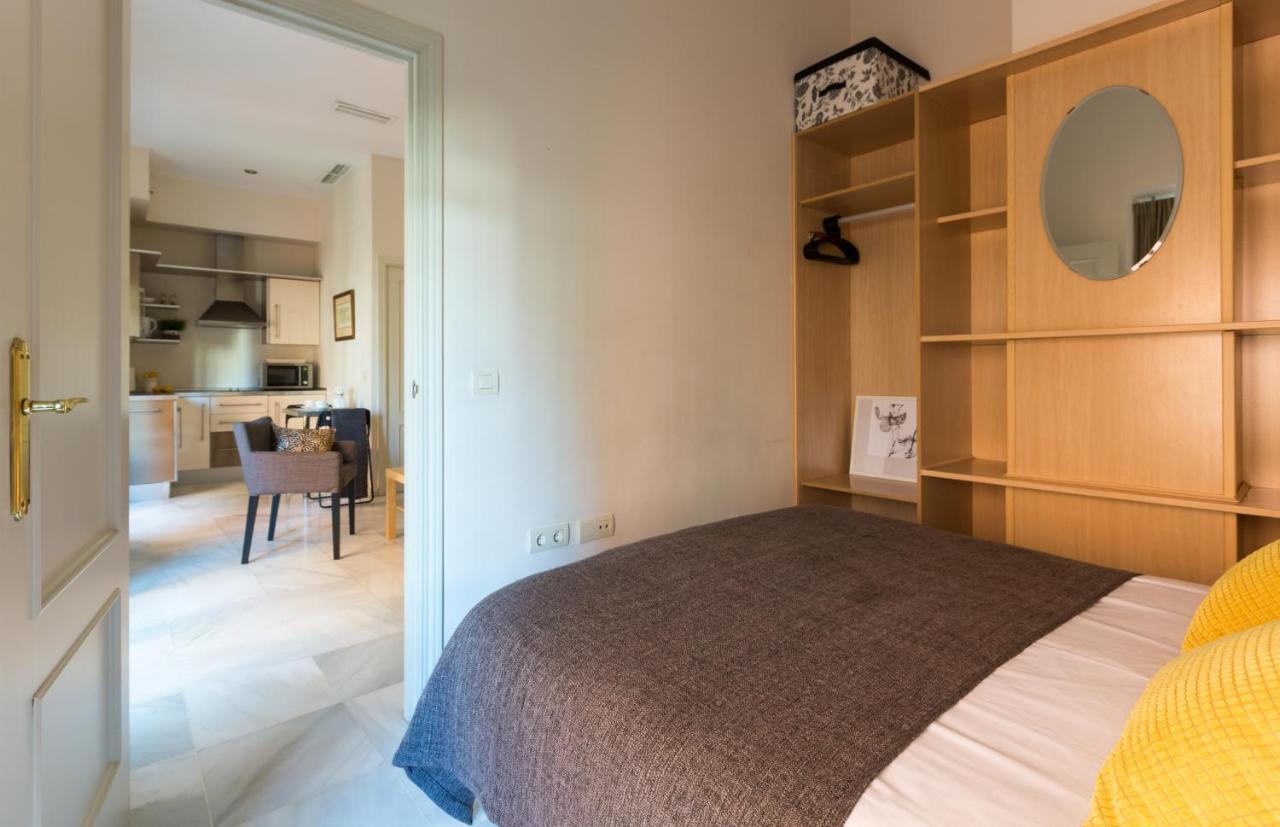 Apartamentos Altamira Seville Exterior photo