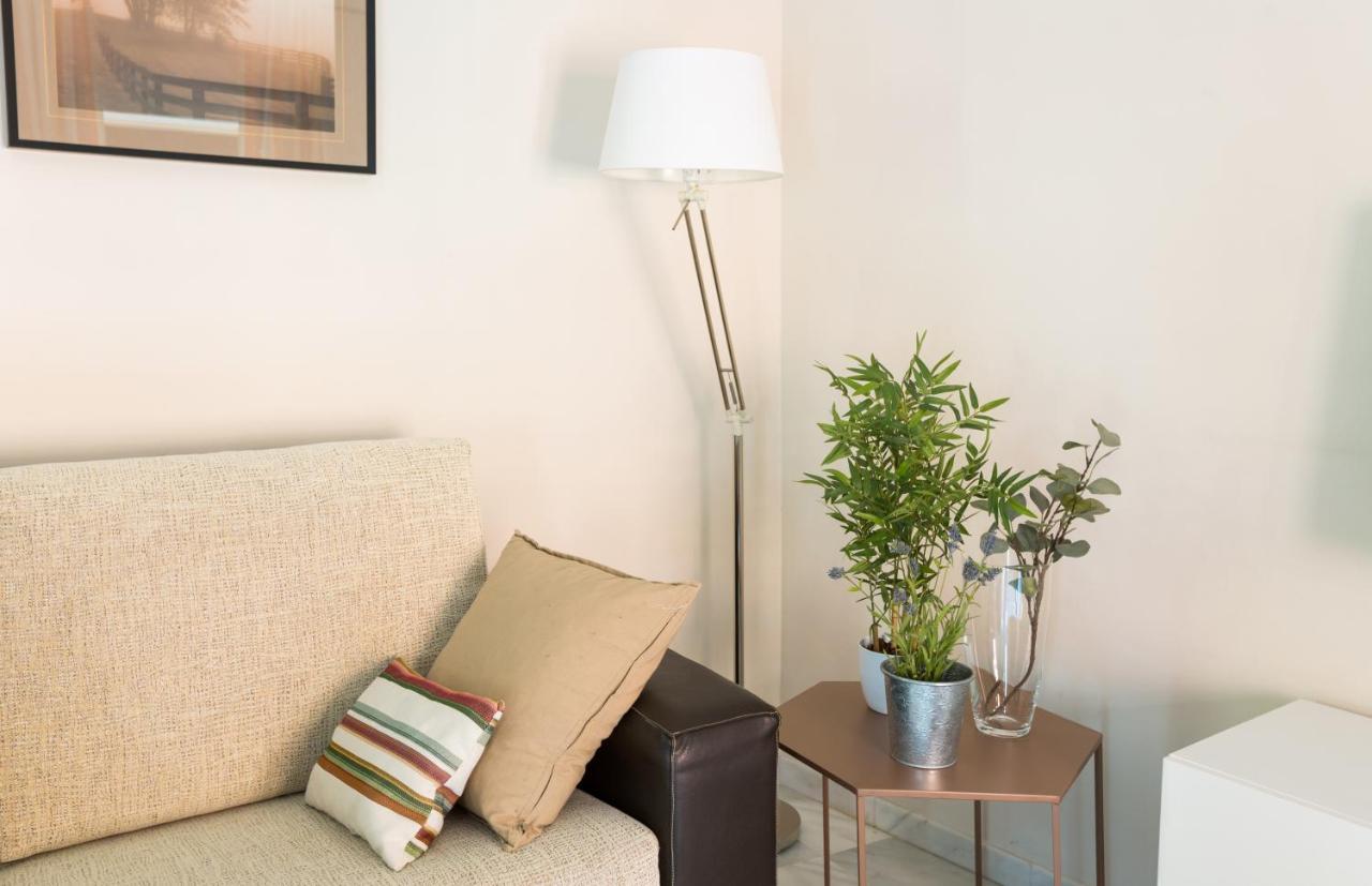Apartamentos Altamira Seville Exterior photo