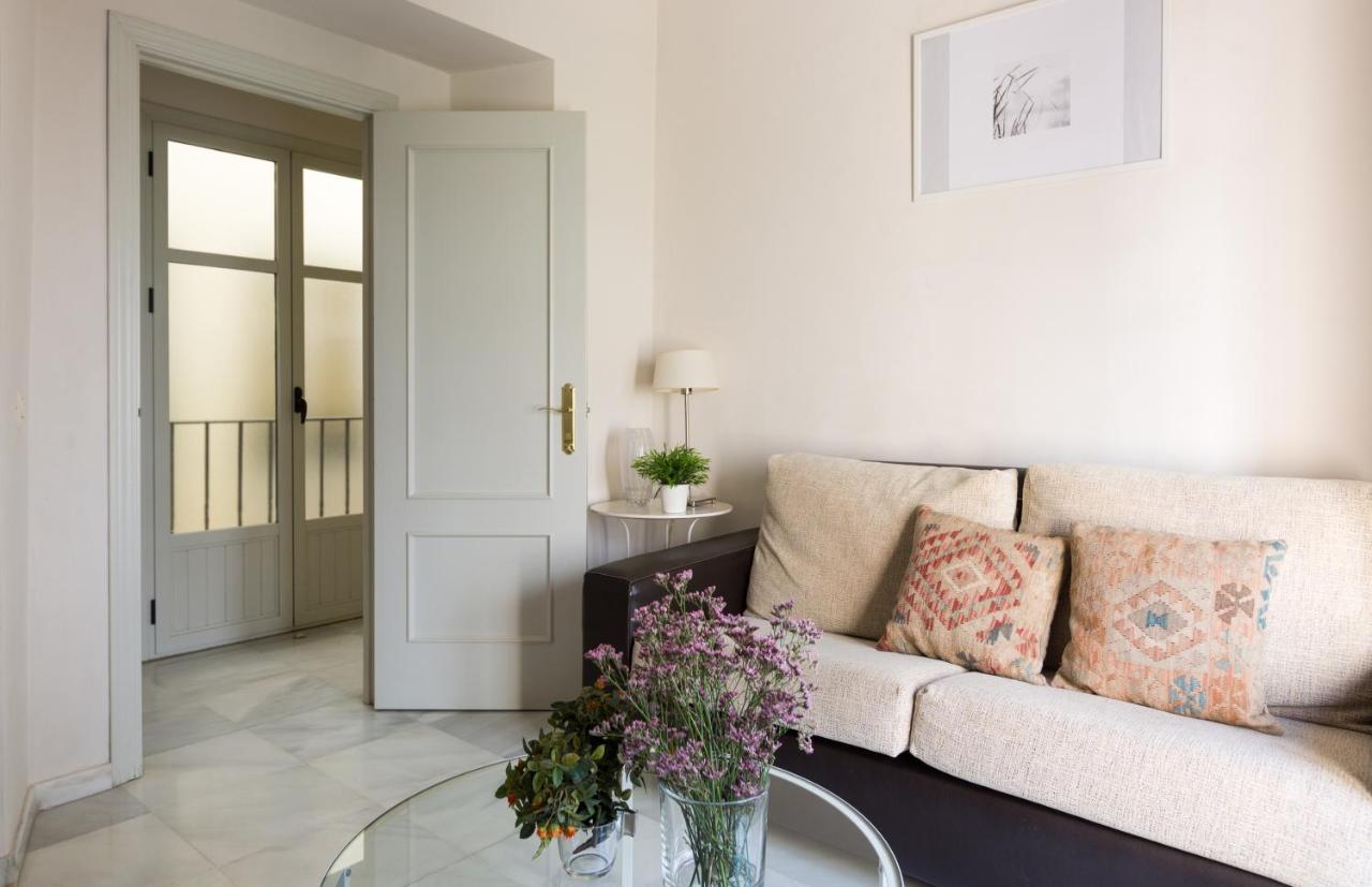 Apartamentos Altamira Seville Exterior photo